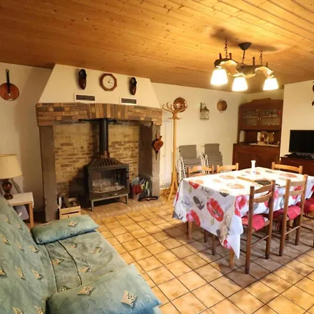 Maison Plain-pied Au Coeur Des Volcans D'auvergne Avec Cheminee Et Parking Prive - Fr-1-742-350 * Saint-Projet-de-Salers