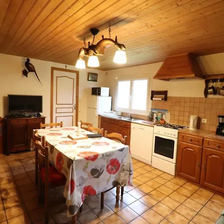 Maison Plain-pied Au Coeur Des Volcans D'auvergne Avec Cheminee Et Parking Prive - Fr-1-742-350 Saint-Projet-de-Salers